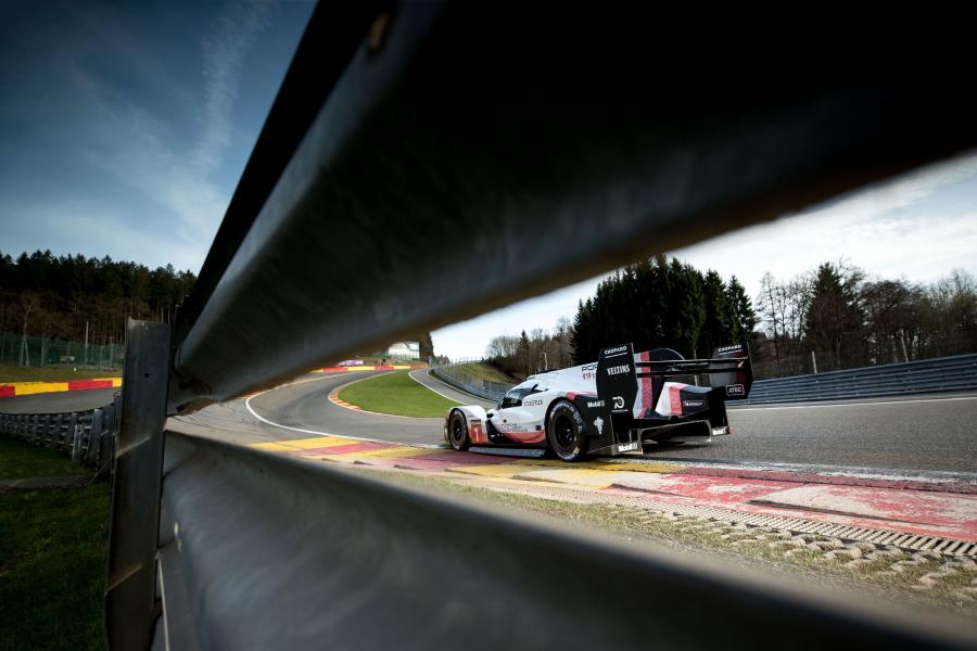  Porsche 919 Hybrid Evo 2018 года  (фото 9 из 17)